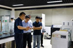 河南大學土木建筑學院執行院長張建偉一行蒞臨高遠公司參觀交流